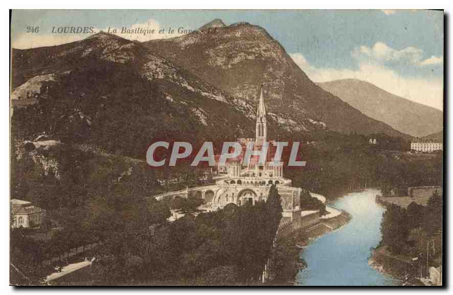 CPA Lourdes La Basilique et la Gave 