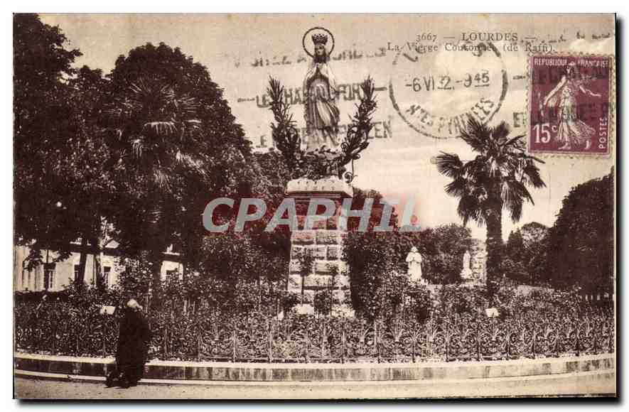 CPA Lourdes La Vierge couronnee 