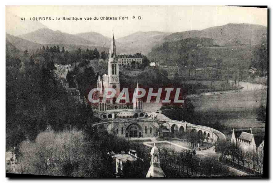 CPA Lourdes La Basilique vue du Chateau Fort 