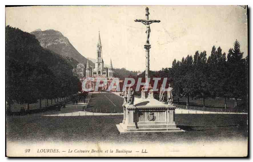 CPA Lourdes Le Chateau Breton et la Basilique 