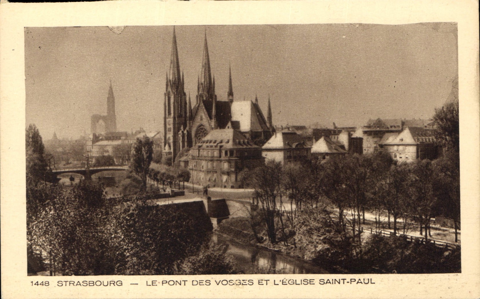 CPA Strasbourg Le pont des Vosses et l'Eglise Saint Paul 