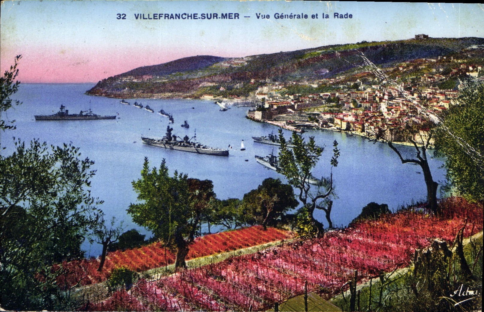 CPA Villefranche sur Mer Vue generale et la Rade 