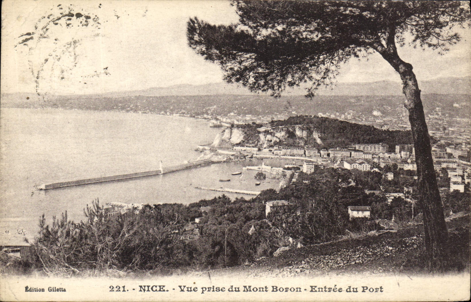 CPA Nice vue prise du Mont Boron entree du Port 