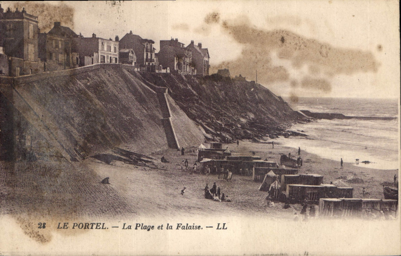 CPA Le Portel la Plage et la Falaise 