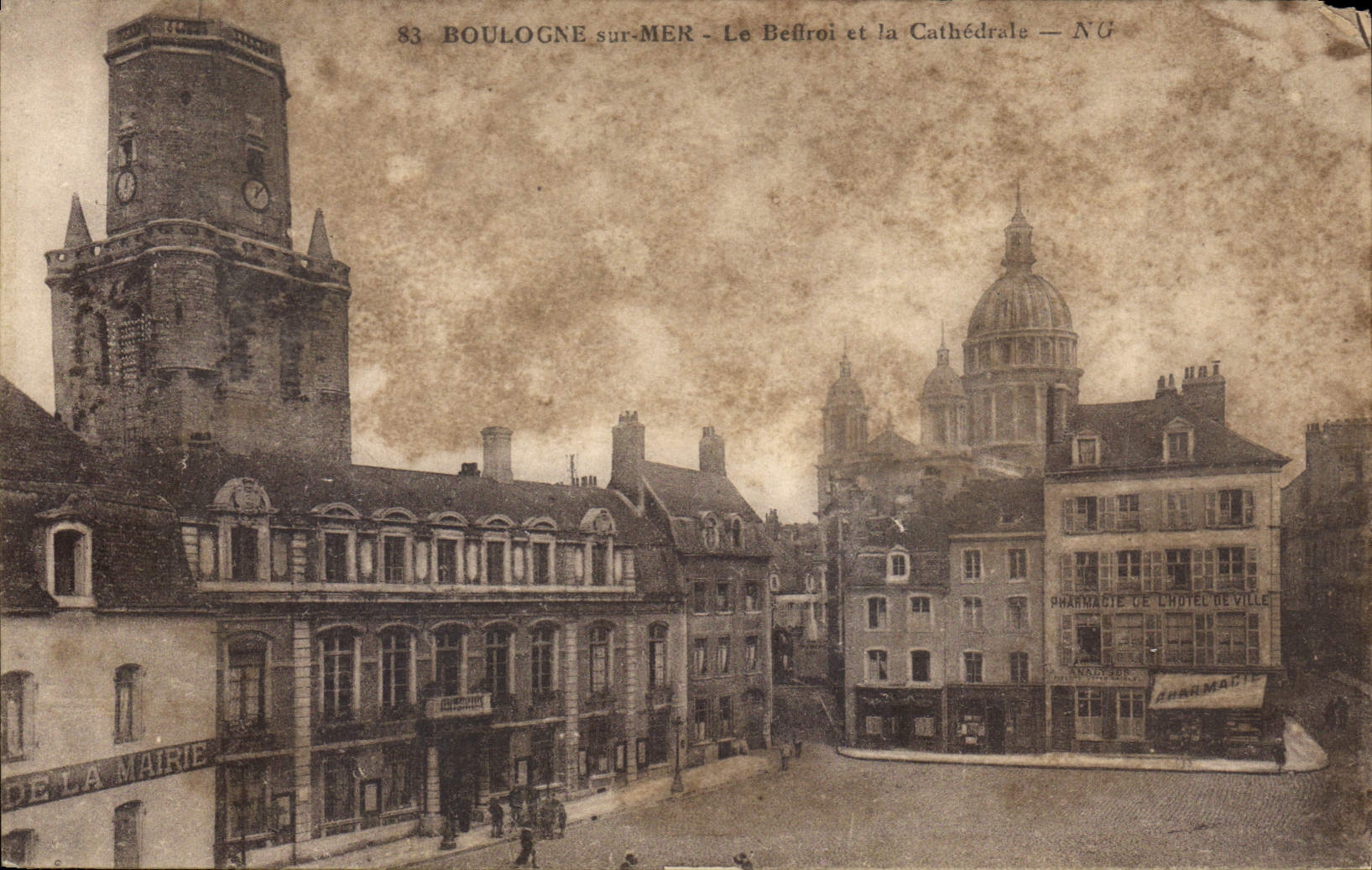 Boulogne-sur-Mer — Le Beffroi et la Cathédrale — N.G.