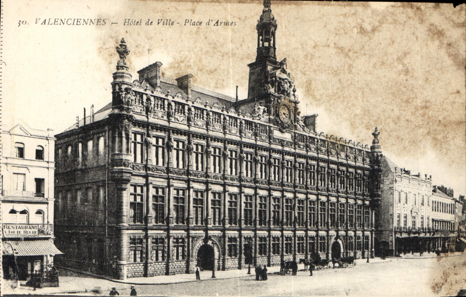 Valenciennes — Hôtel de Ville - Place d'Armes — Édition spéciale « Magasins Modernes »