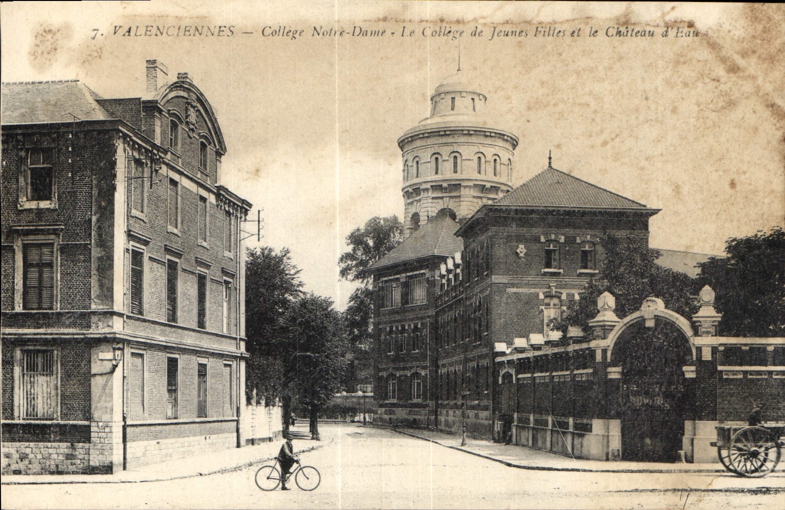 CPA Valenciennes College Notre Dame le College de Jeune Filles et le Chateau d'eau 