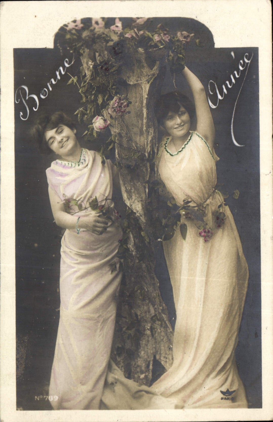 Deux jeunes femmes — Bonne Année — Paris, n°769