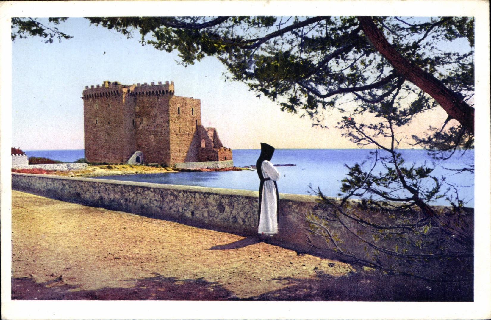 Abbaye de N.D. de Lérins — Monastère fortifié en face de l'immensité — Photochromie A.D.I.A. (St-Paul-Nice) n°06