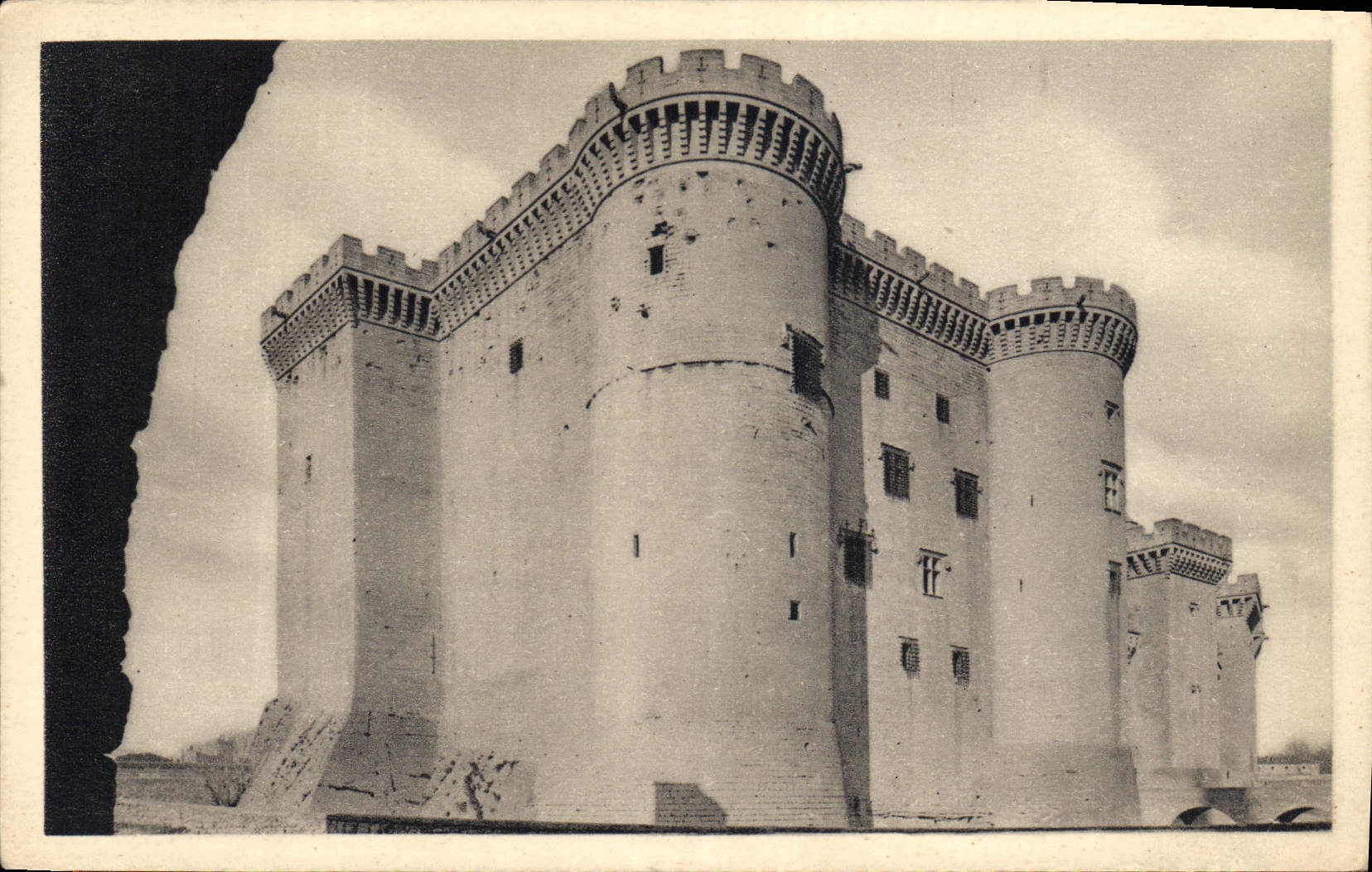 Château de Tarascon — Bouches-du-Rhône — éditeur Sery Commercial
