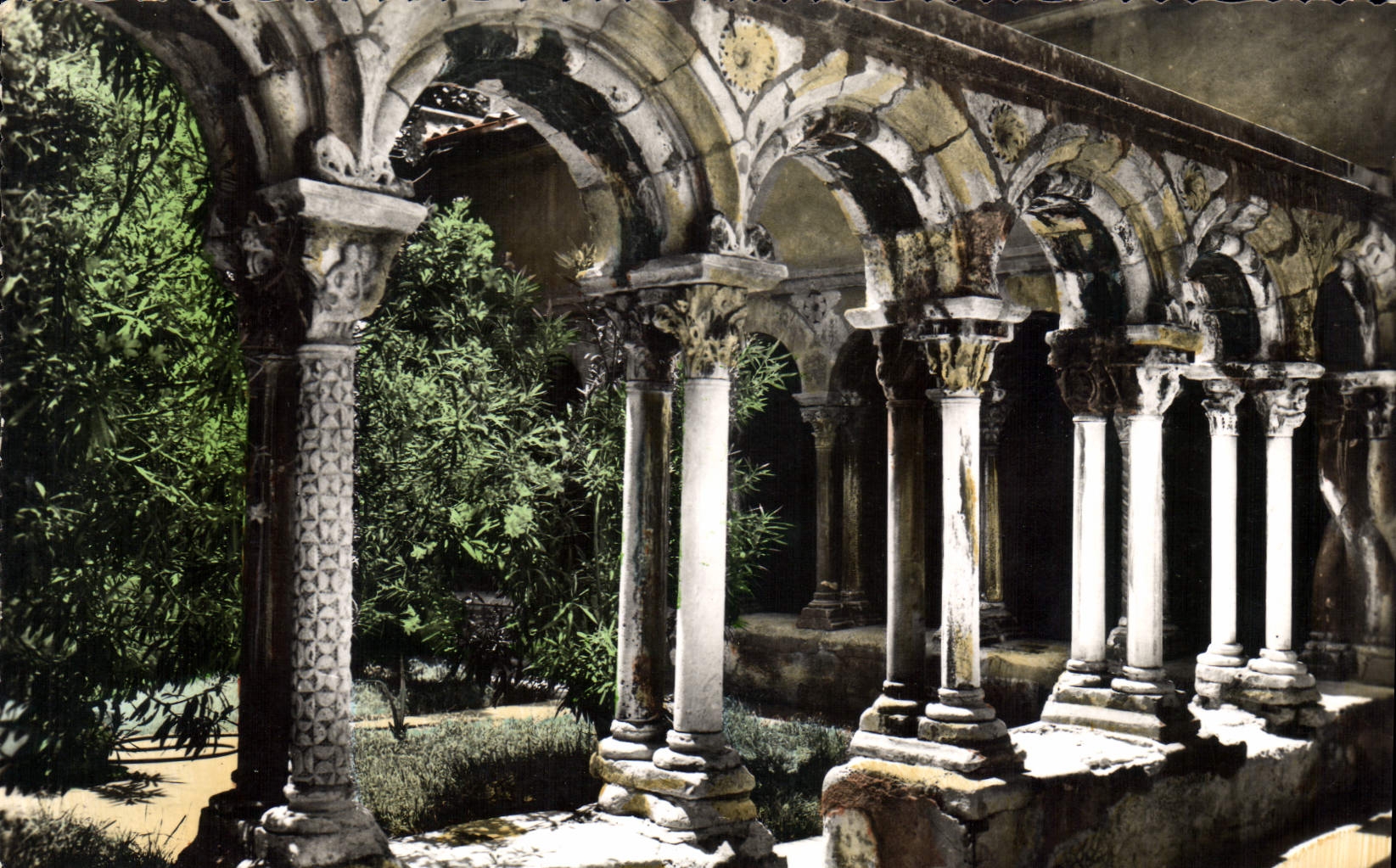 Der Cloister der Kathedrale — Die Stadt des Königs René — Aix-en-Provence (M. H. XIe s.)