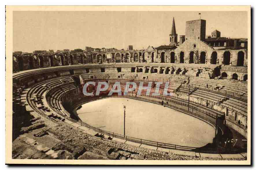 Arles — Vue générale de l'intérieur des Arènes — Les Éditions d'Art 'WON', Paris
