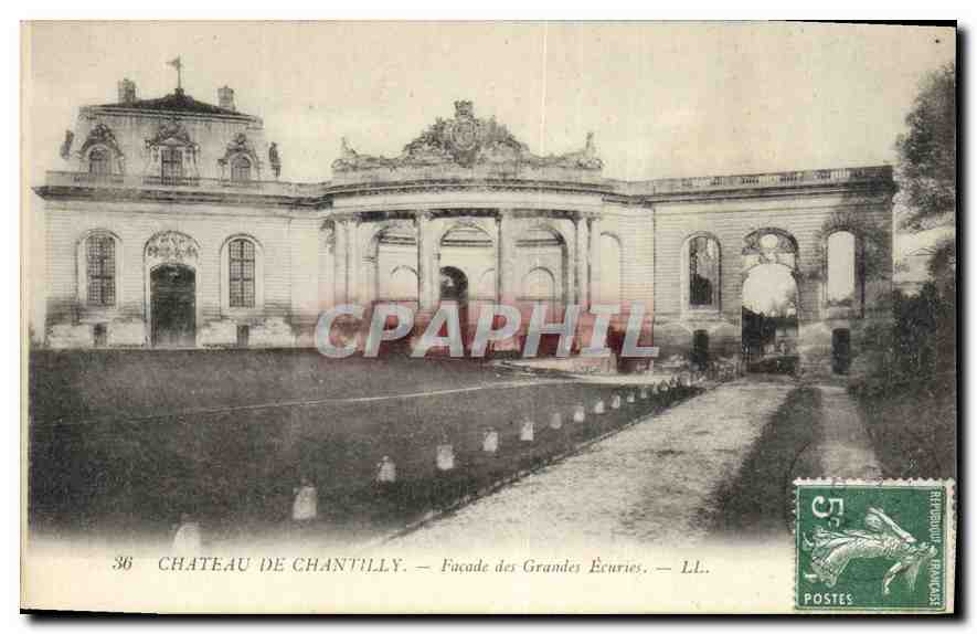CPA Chateau de Chantilly Facade des Grandes Ecuries 