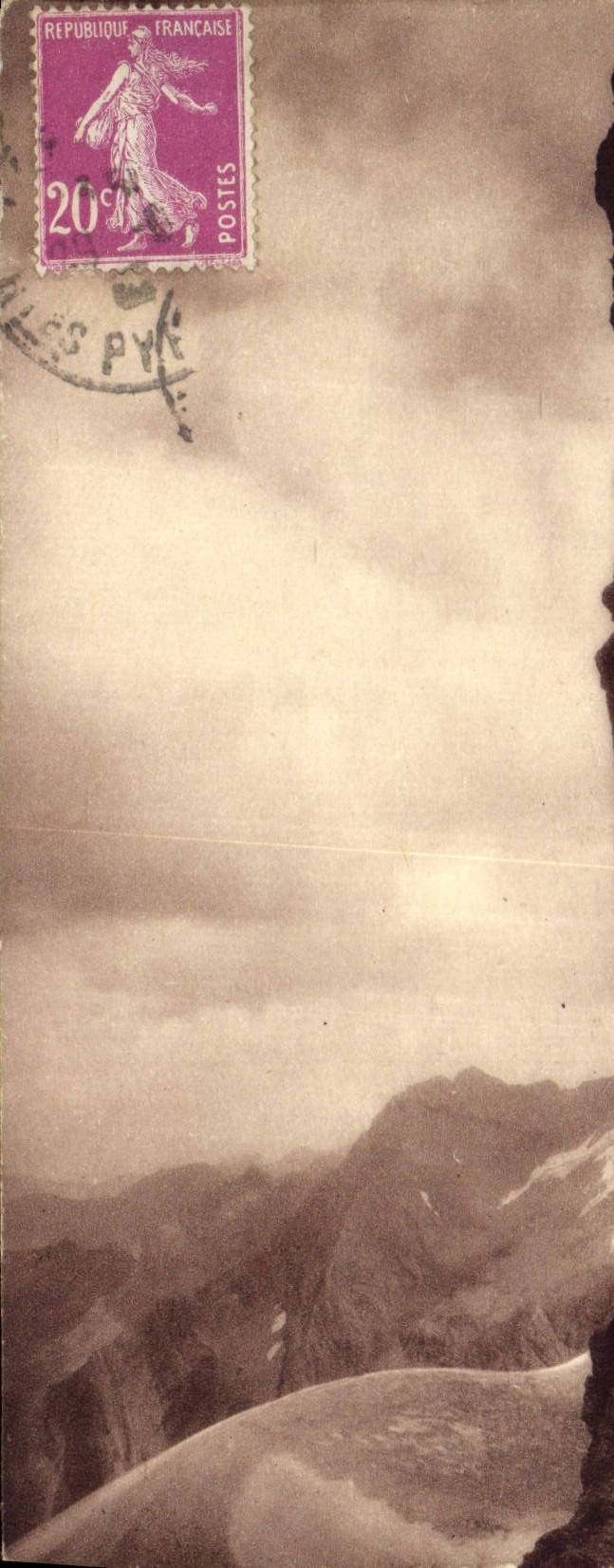 CPA Les Pyrenees H P La Breche de Rolland Muraille cote sud au fond le cirque de Gavarnie vu a vol d