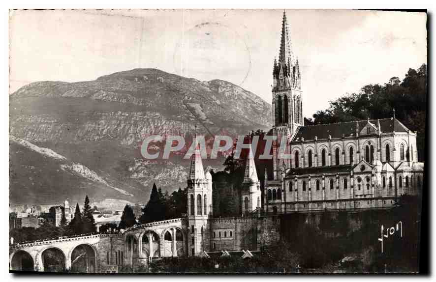 CPA Lourdes Htes Pyrenees La Basilique et le Pic du Jer 
