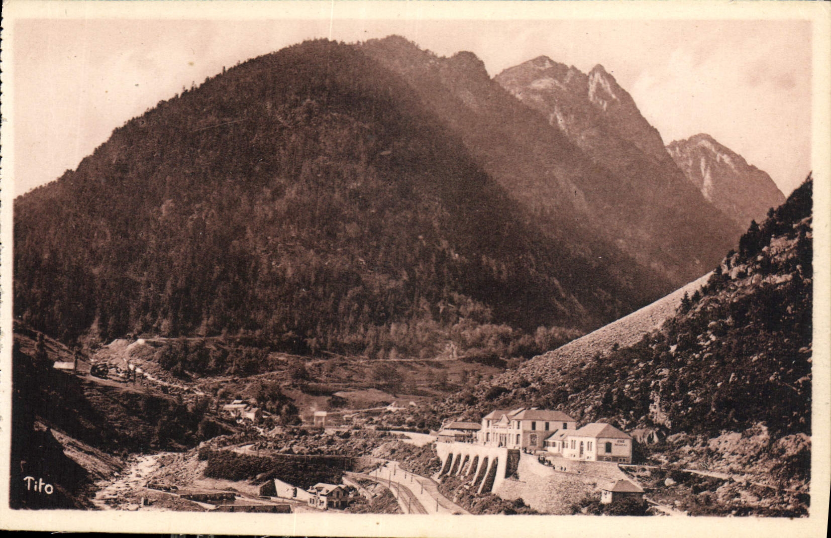 Le Houmigas — Vue d'ensemble de la Raillière — Cautérets — Éditeur Téreès
