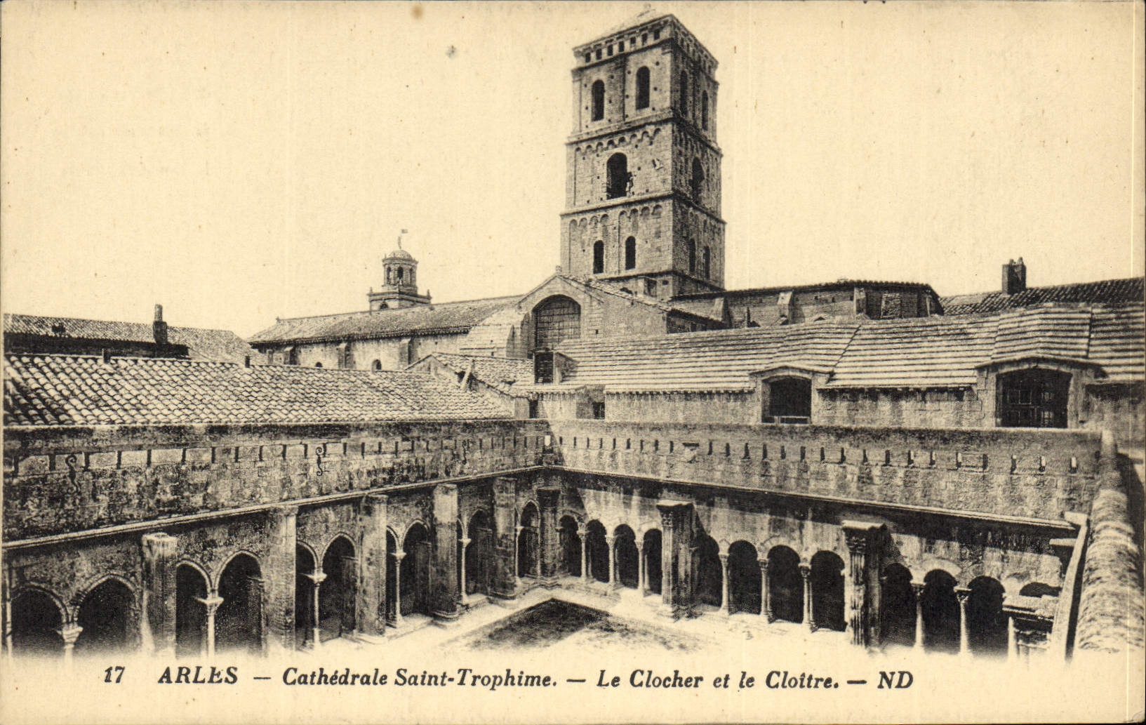 Arles — Cathédrale Saint-Trophime — Le Clocher et le Cloître — ND