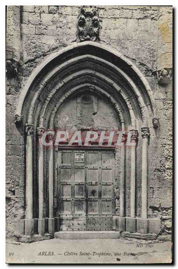 CPA Arles Cloitre Saint Trophime une Porte 