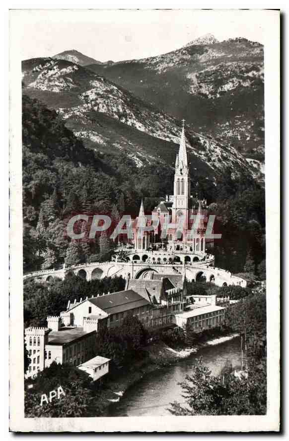 CPA Lourdes La Basilique et le Gave 