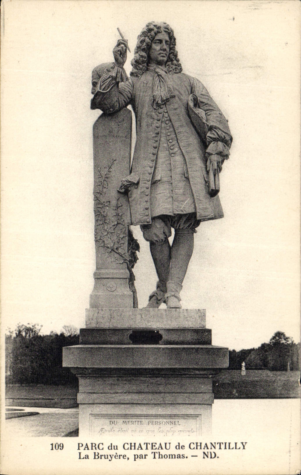 Statue de M. du Merite Personnel — Parc du Château de Chantilly — La Bruyère, par Thomas — N° 109