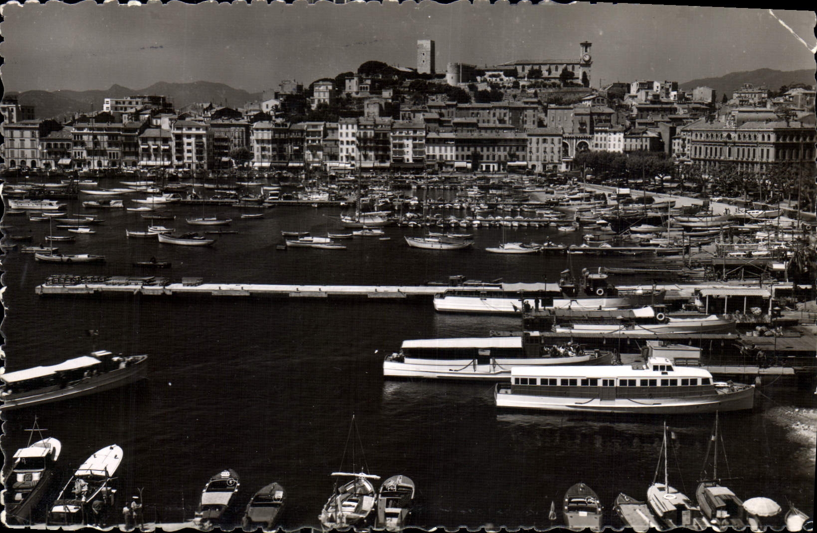 Cannes — Le Port et le Casino Municipal — Editions Rella, n°2179