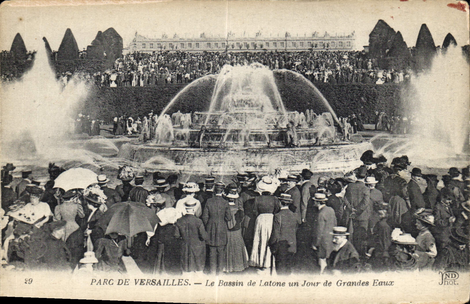 CPA Parc de Versailles La bassin de Latone un Jour de Grandes Eaux 