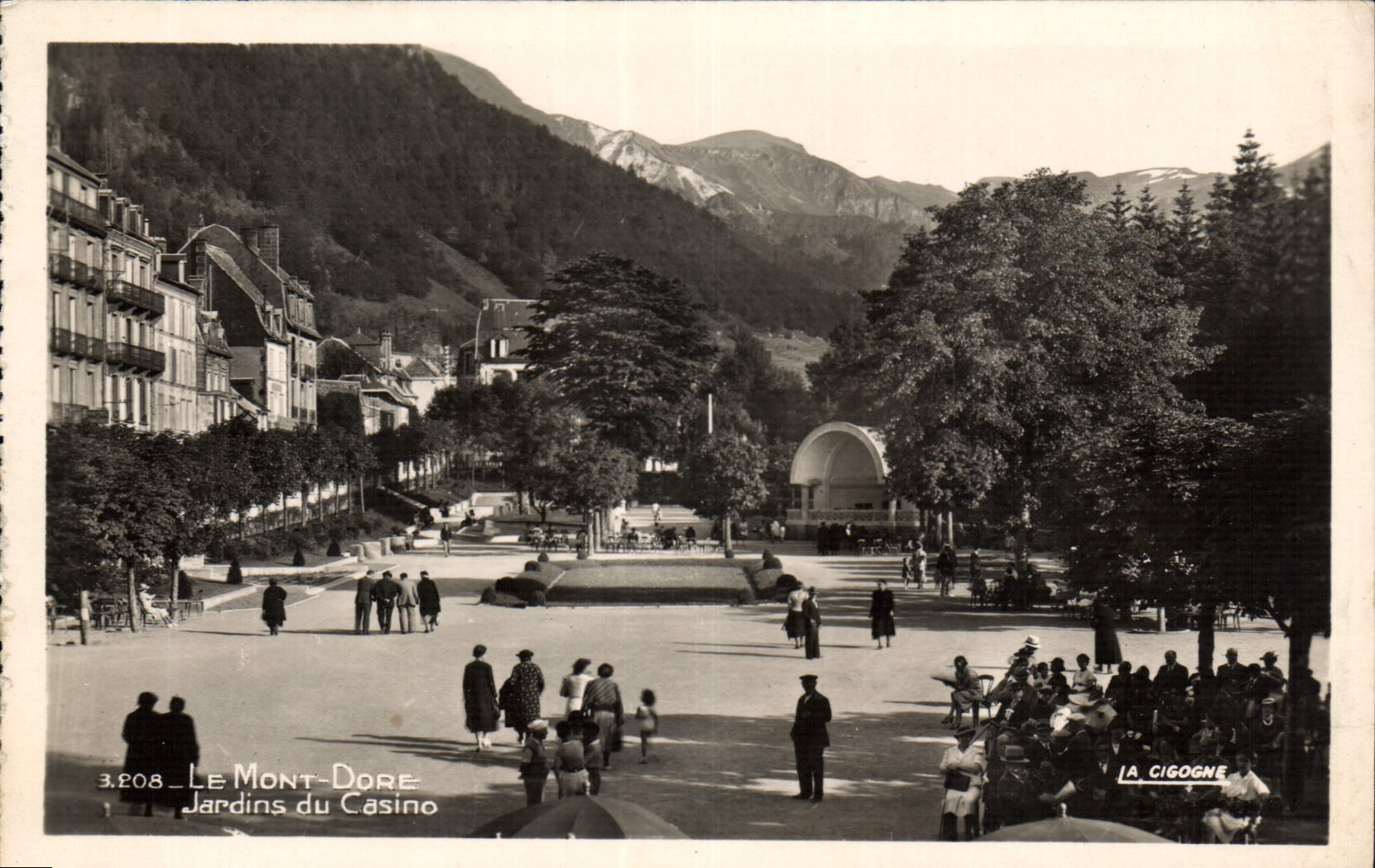 CPA Le Mont Dore Jardins du Casino 