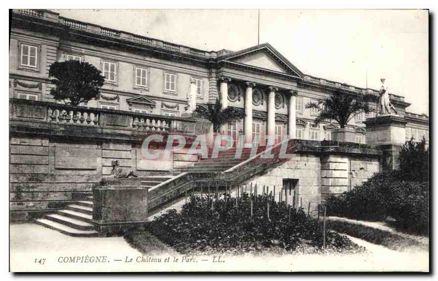 CPA Compiegne Le Chateau et le Parc 