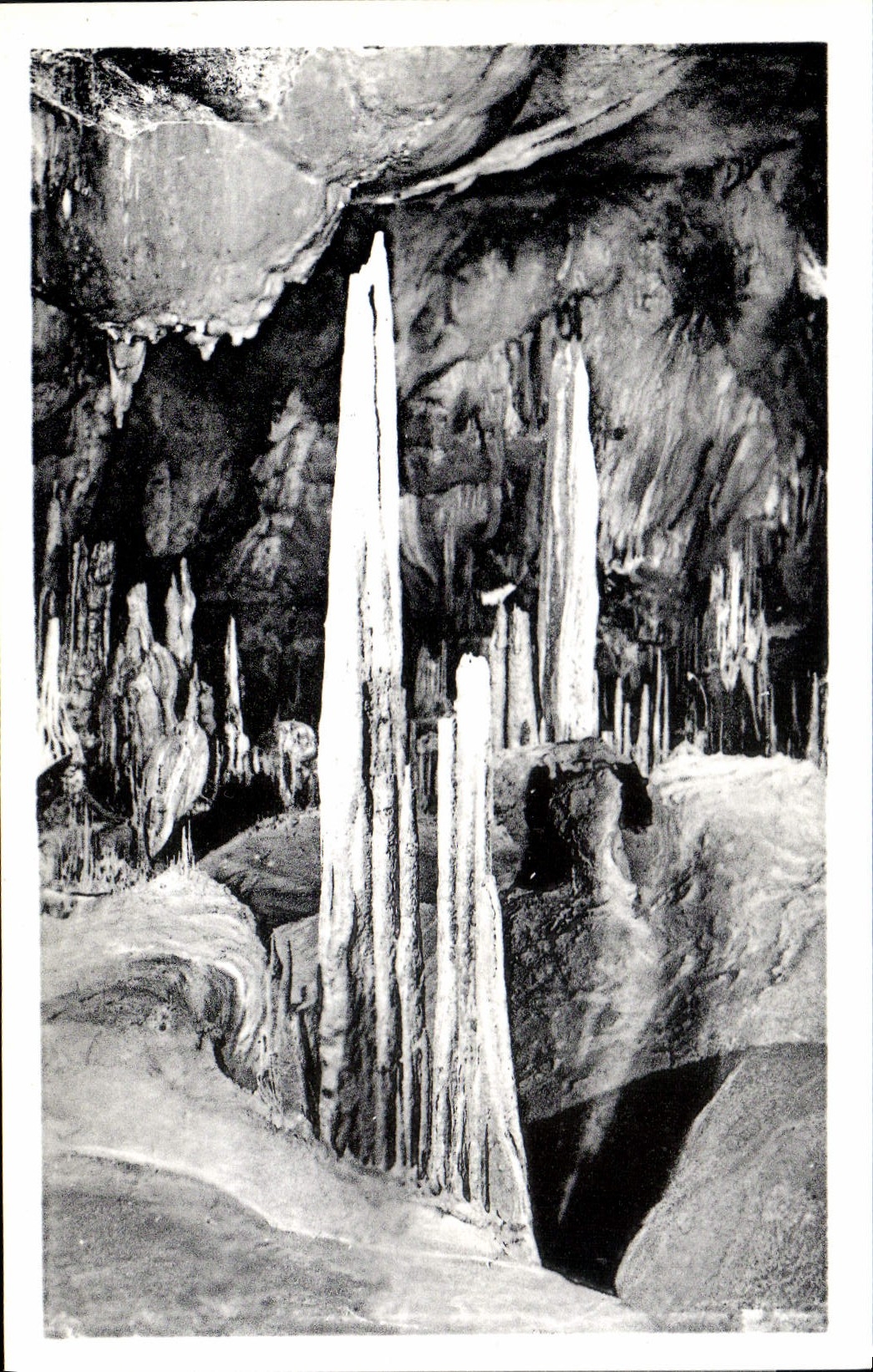 Les Pyrénées - Les Grottes de Bétharram — Stalactites de la Grotte supérieure