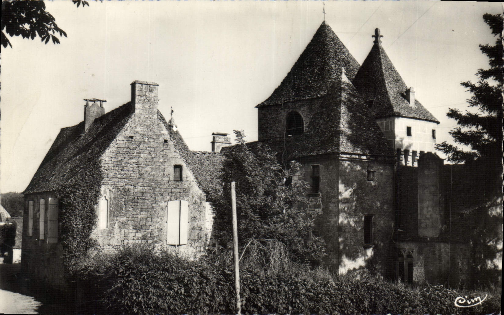 CPA St Genies Dordogne Le Chateau