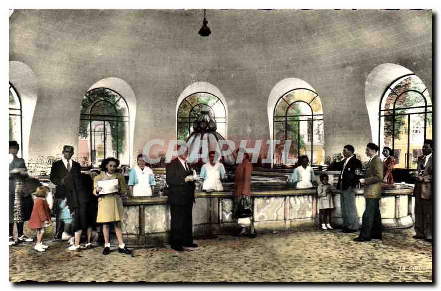 CPA Vichy Allier Reine des Villes d'Eaux Buvette de la Source de l'Hopital 