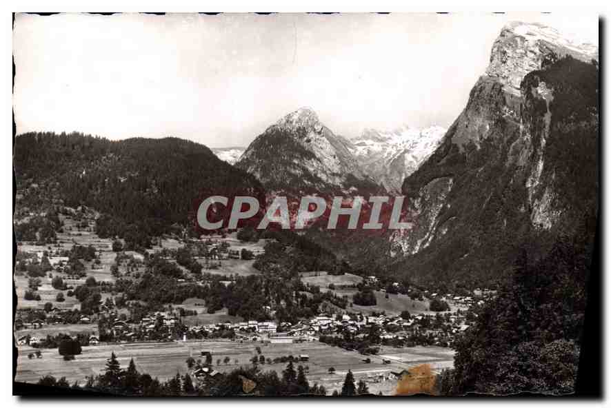 CPA Samoens Haute Savoie Vue generale et le Criou 