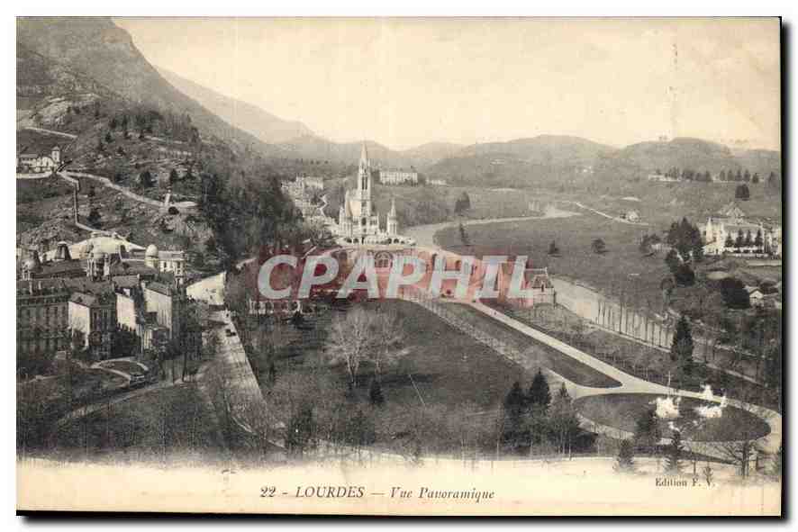 CPA Lourdes vue panoramique 