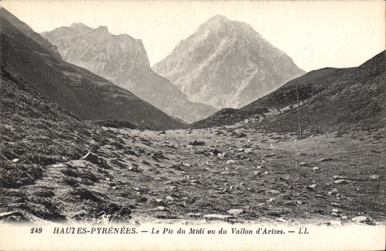 Hautes-Pyrénées — Le Pic du Midi vu du Vallon d'Arizes — LL