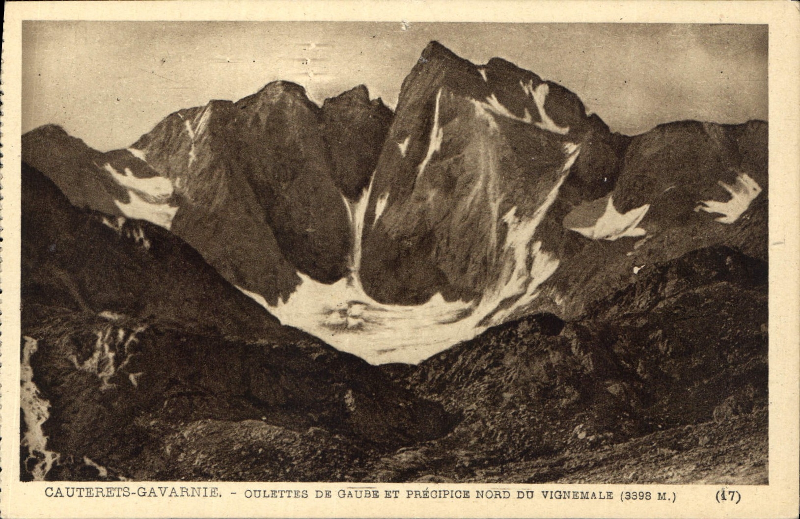 Cauterets-Gavarnie — Oulettes de Gaube et précipice nord du Vignemale (3399 m.) — Héliogravure Labouche frères, n° (17)
