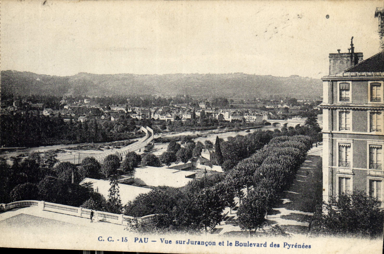 Pau — Vue sur Jurançon et le Boulevard des Pyrénées — C.C. - 15