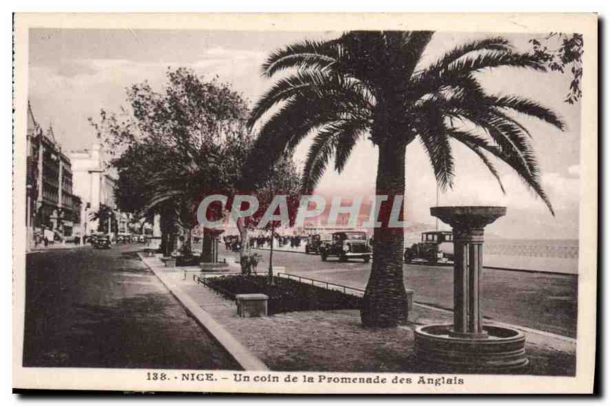 CPA Nice un coin de la Promenade des Anglais 