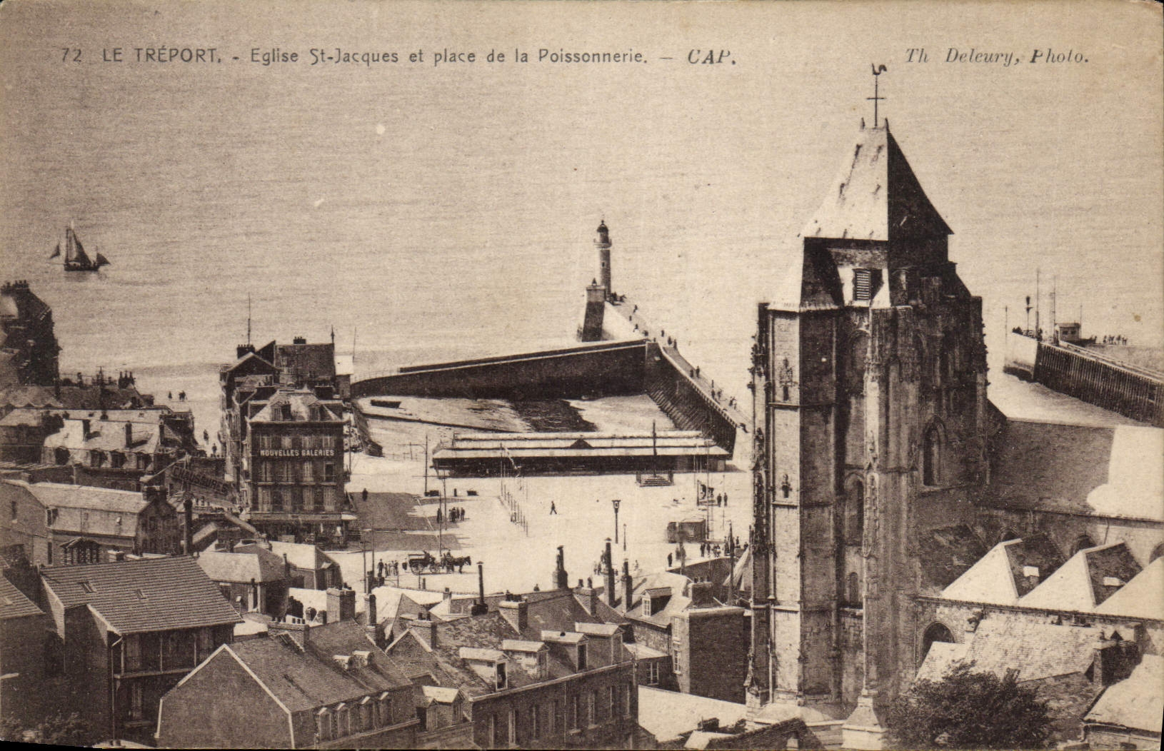 CPA Le Treport Eglise St Jacques et Place de la Poissonnerie 