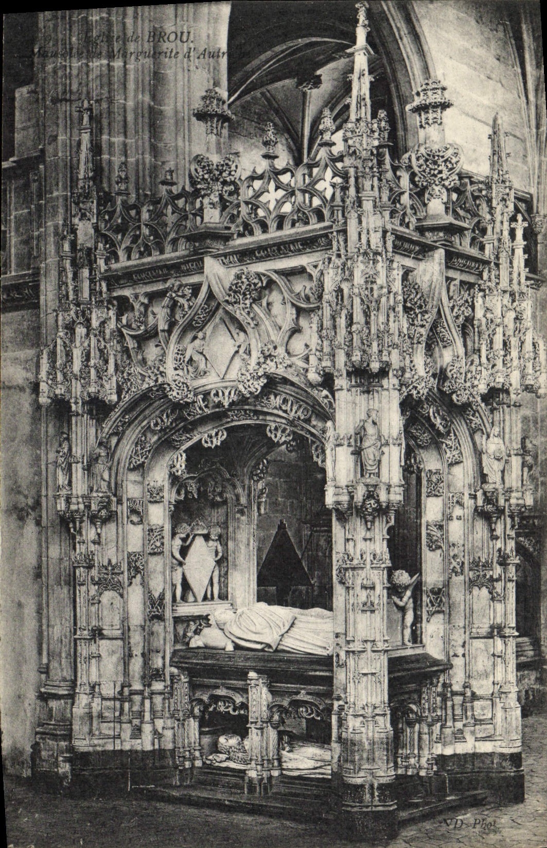 Tomb of Marguerite d'Auvergne — Church of Brou — VD-Phot