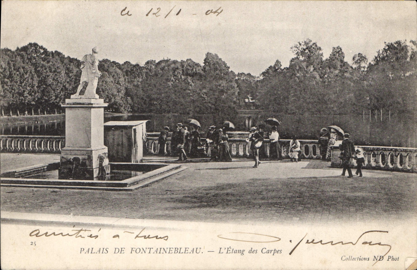 Schloss Fontainebleau — Der Karpfenteich — ND Phot