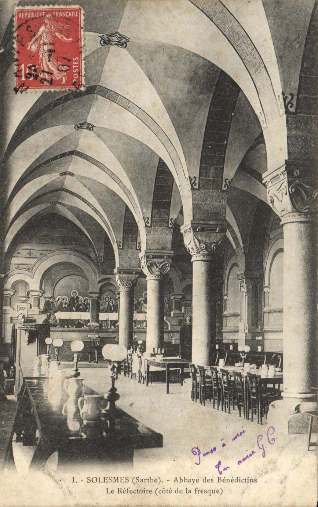 Solemes (Sarthe) - Abbaye des Bénédictins. Le Réfectoire (côté de la fresque)
