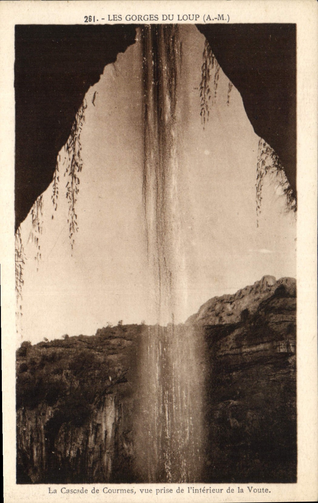 Les Gorges du Loup (A.-M.) — Cascade de Courmes vue de l'intérieur de la Voute — n° 281