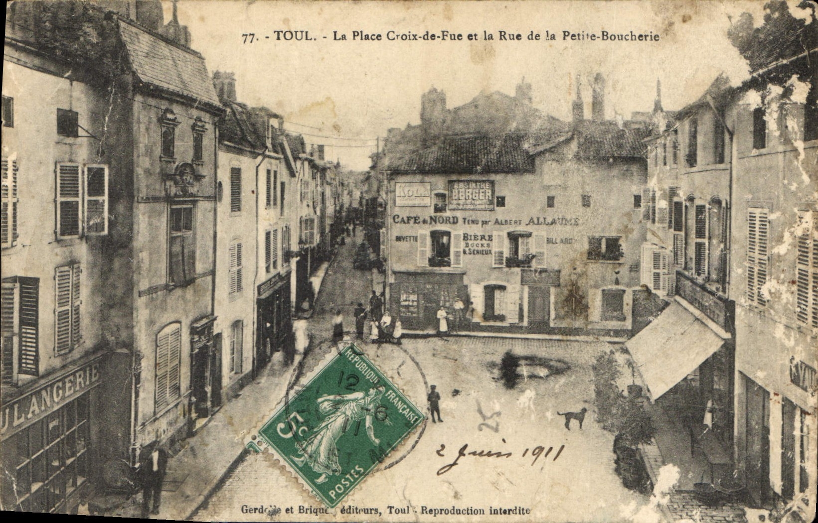 Toul - La Place Croix-de-Fue et la Rue de la Petite-Boucherie — éditée par Gerdele et Brique, n°77
