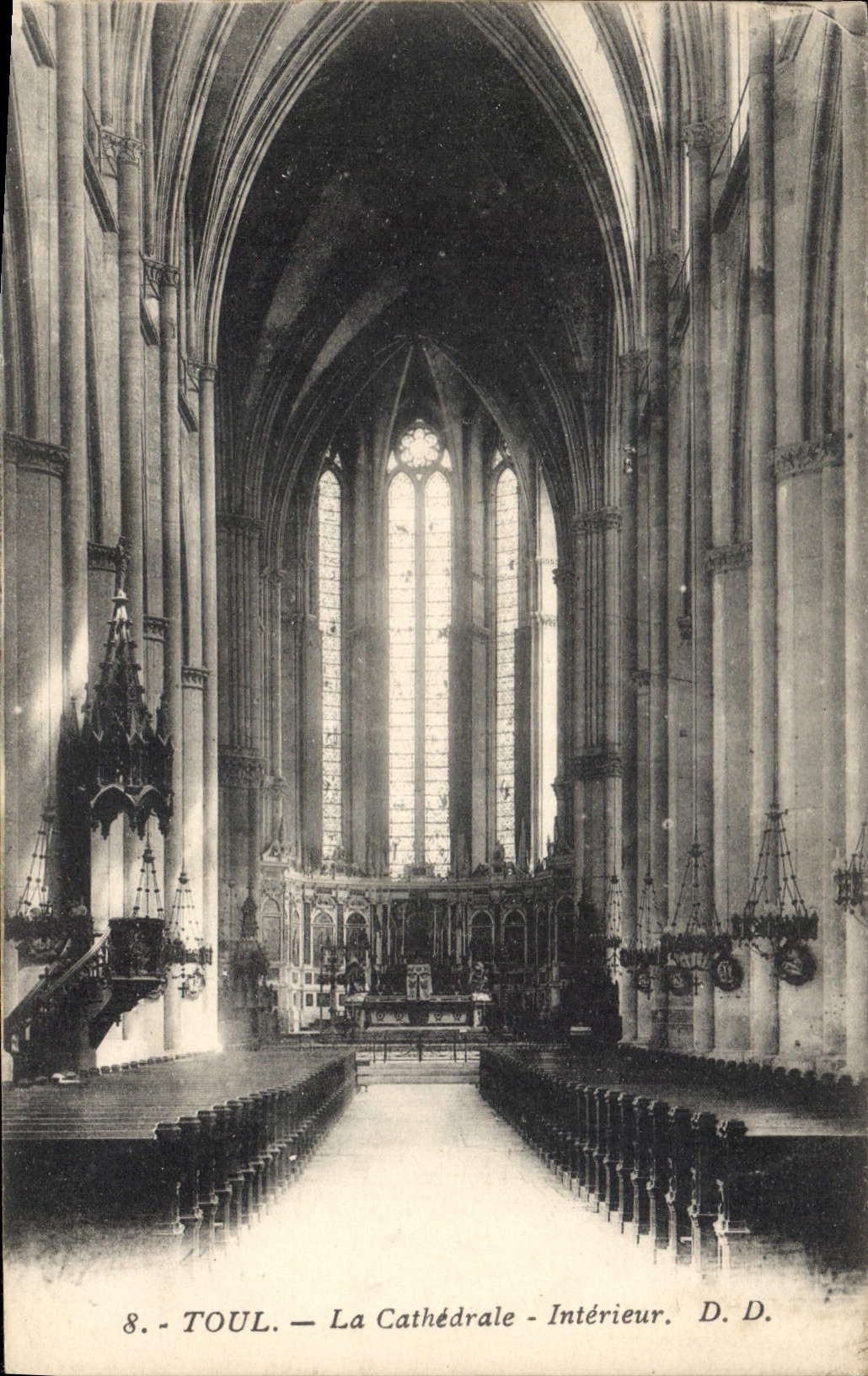 CPA Toul la Cathedrale Interieur 