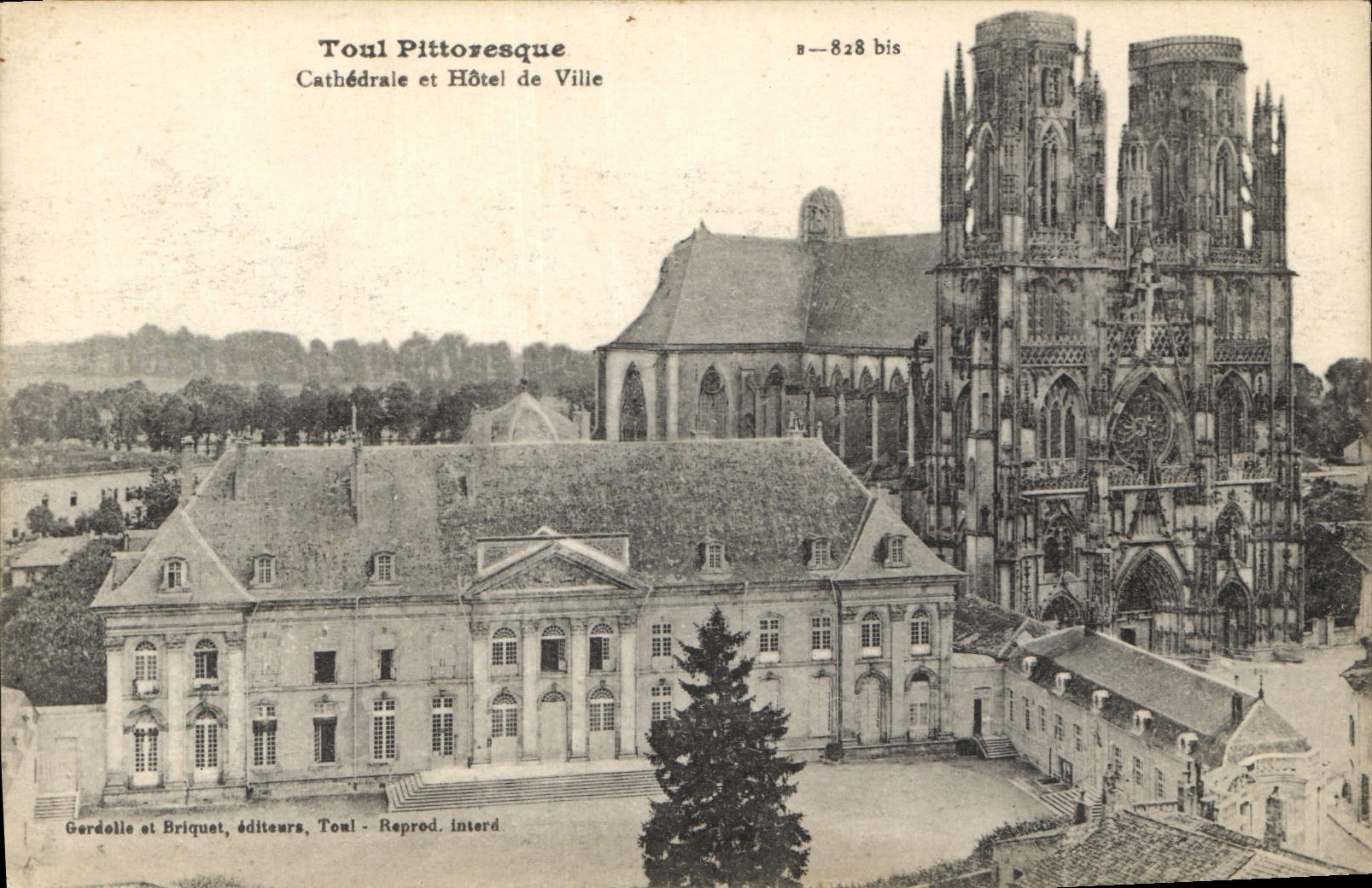 CPA Toul Pittoresque Cathedrale et Hotel de Ville 