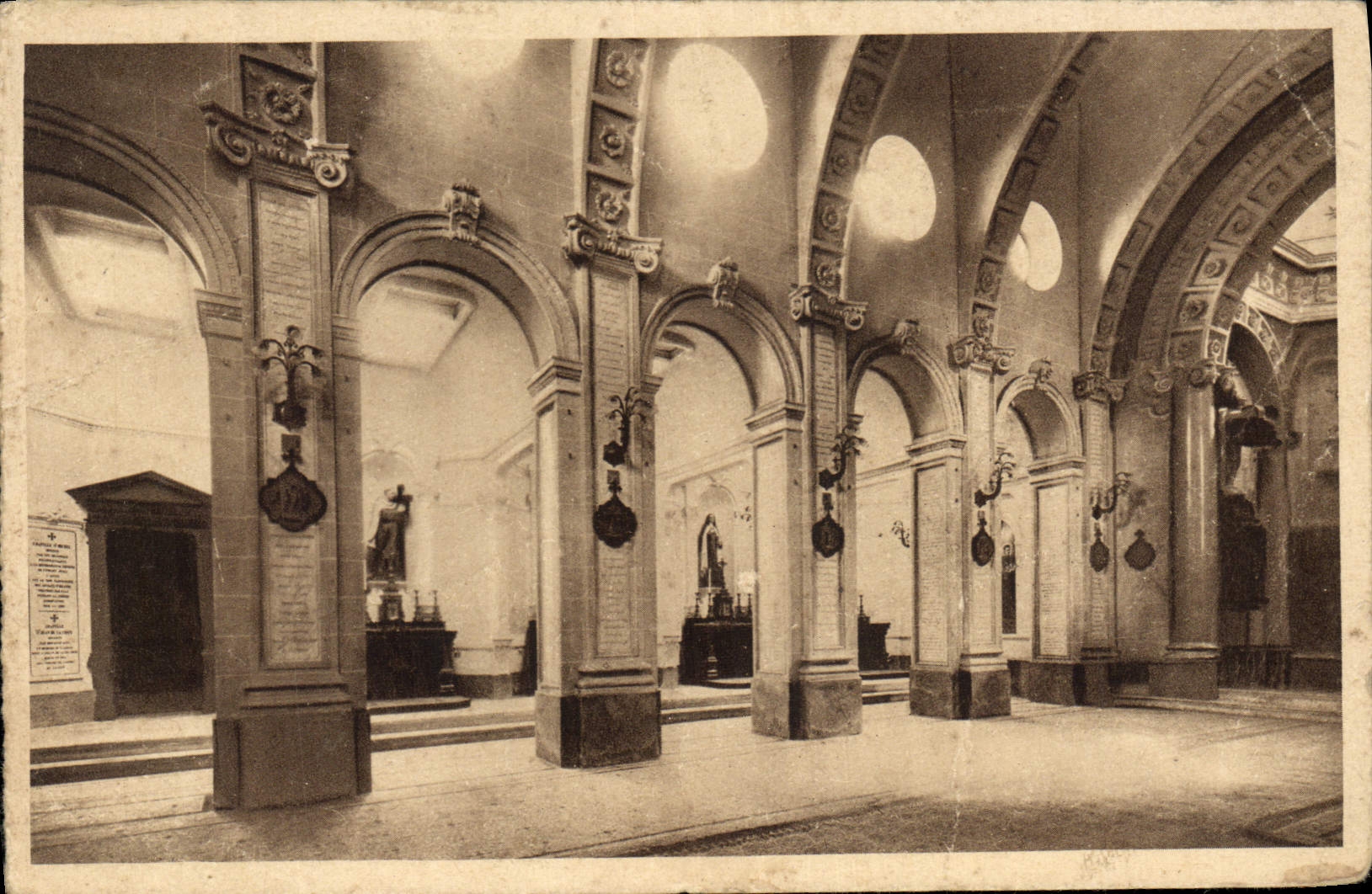CPA La Chapelle des Carmelites de Lisieux