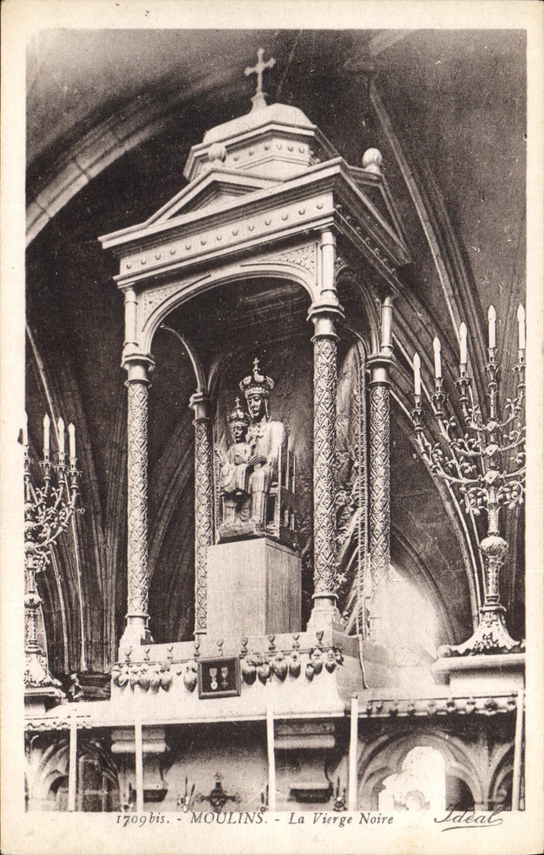 CPA Moulins La Vierge Noire 