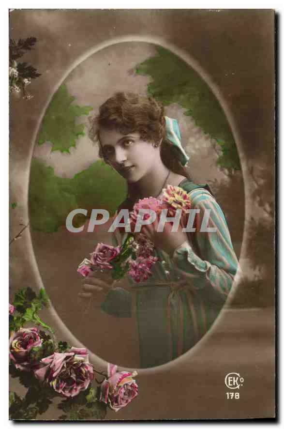 Jeune femme avec roses — carte postale colorisée — Éditeur EK° n°178