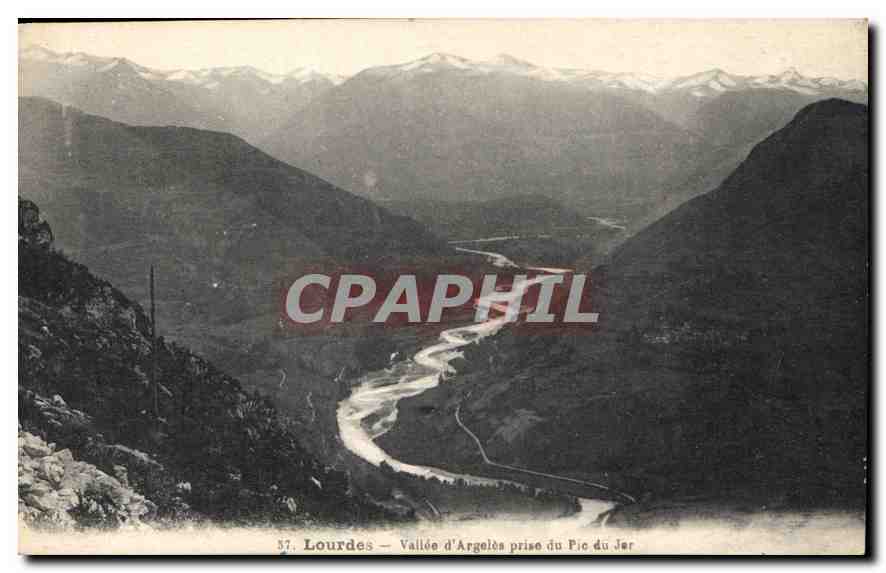 CPA Lourdes Vallee d'Argeles prise du Pic du Jer 