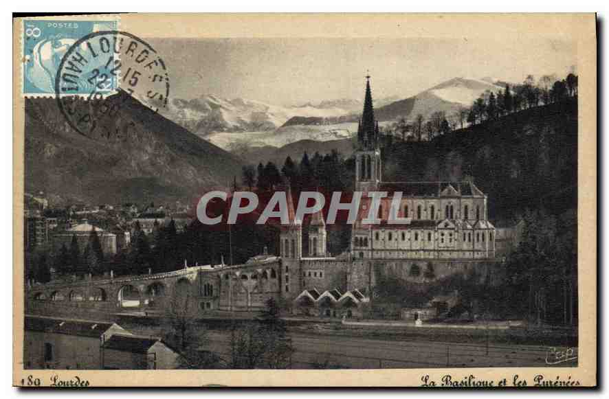 CPA Lourdes La Basilique et les Lurenees 